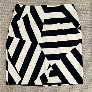 Worthington Black and White Abstract Pencil Skirt